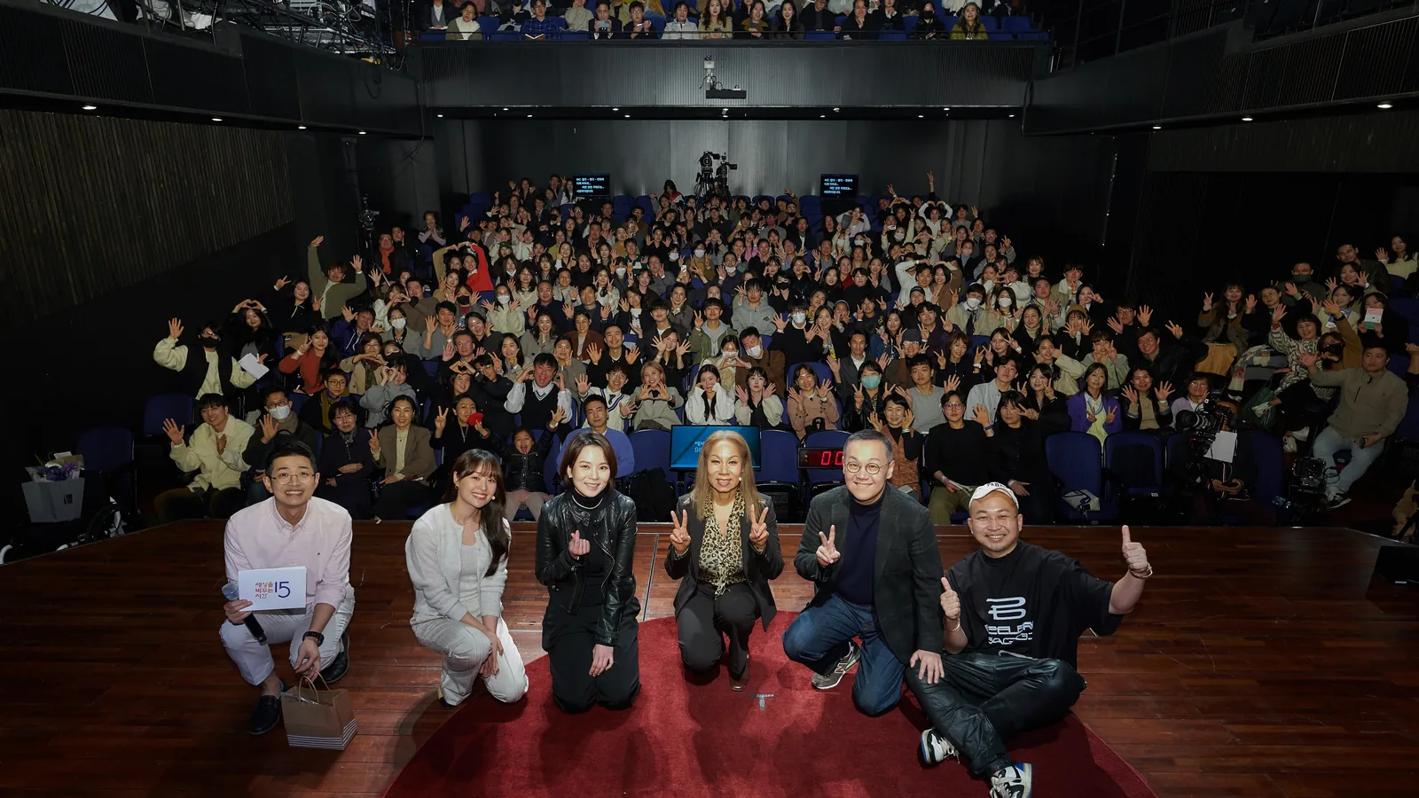 부서를 가로질러 한 팀으로 과제를 푸는 워룸 현장